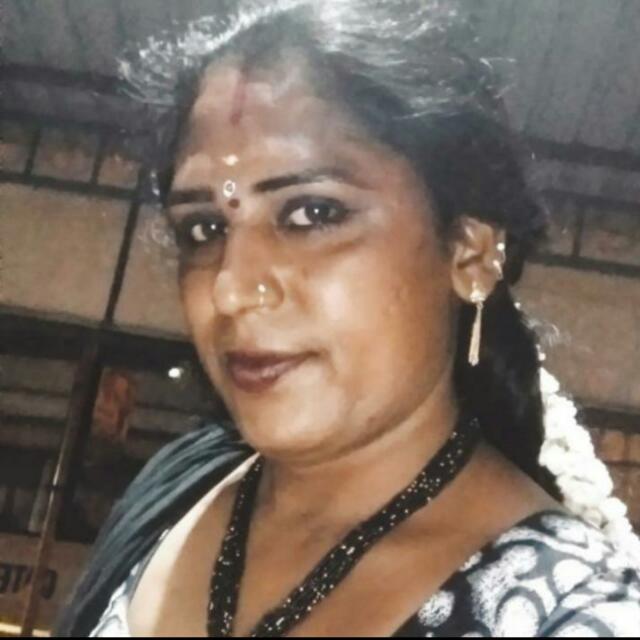 నాకు వయసున్న ఆంటీ కావాలి