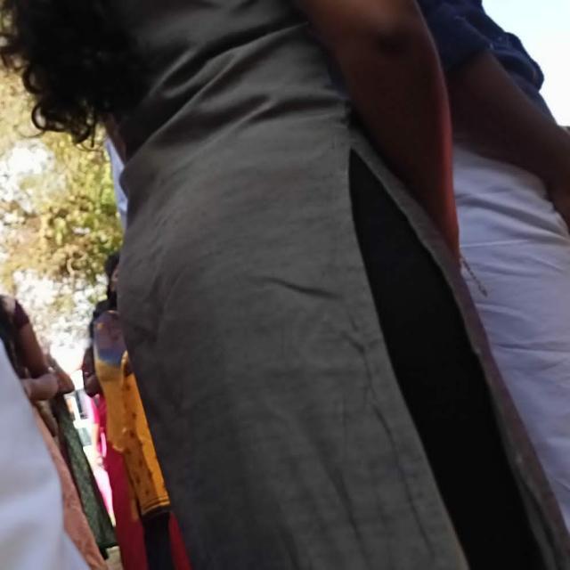 ??അയൽവാസിയുടെ കുണ്ടി ??