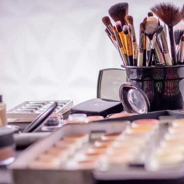 AIZA COSMETIC HUB Whatsapp group