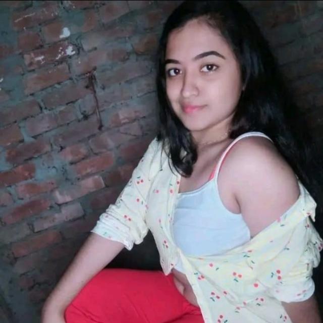 Tamil  hot aunty ??