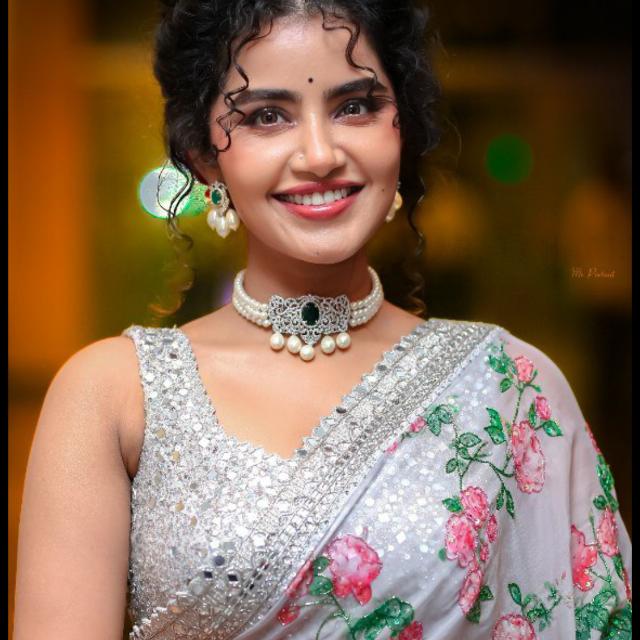 കാമിനി ??