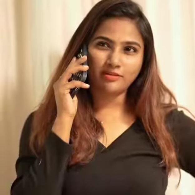 ஆன்டியின் கூதி வாசம் 