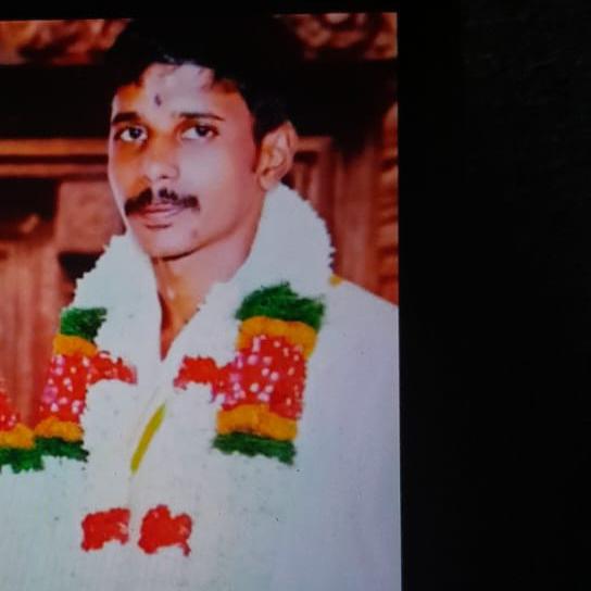 Item boy in Karthick 