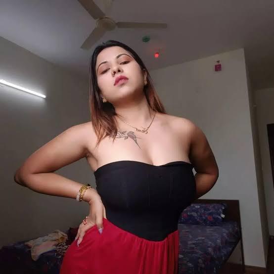 ப்ரியா நிர்வாண வீடியோ அழைப்பு சேவையைத் திறக்கிறார் ?