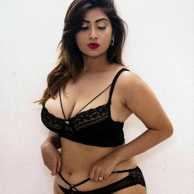 முழு நிர்வாண வீடியோ அழைப்பு ??