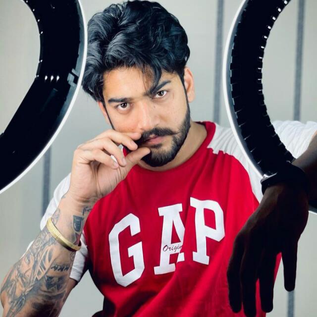 Only ladki boys'