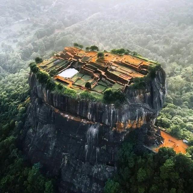 ?කෙල්ලො කොල්ලො ❤