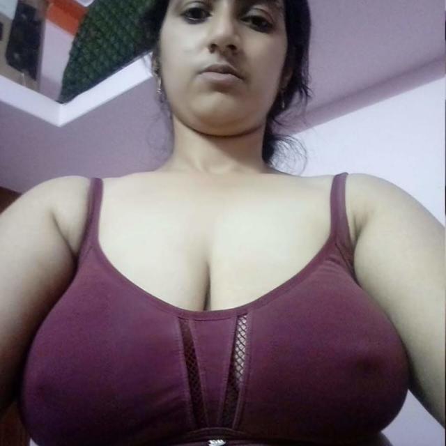 മല്ലു ഗേൾ സർവിസ്?റിയൽ മീറ്റ് വേണ്ടവർ മാത്രം വരുക?