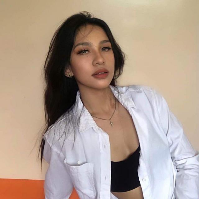 On Vcall and Video Whatsapp group