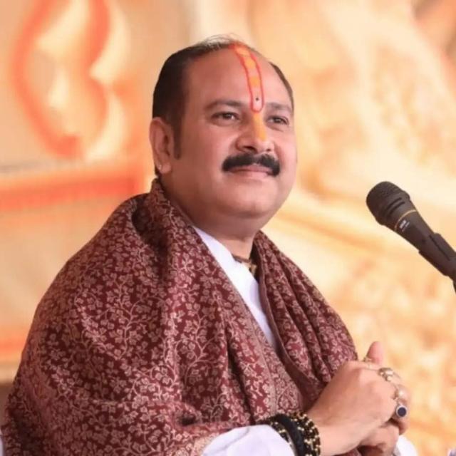 पं. प्रदीप मिश्रा सीहोर वाले ॐ ?